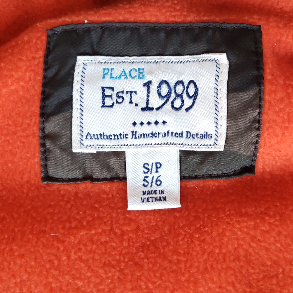 The Children's Place Orange and Camo Vest 5/6 - Picture 4 of 7